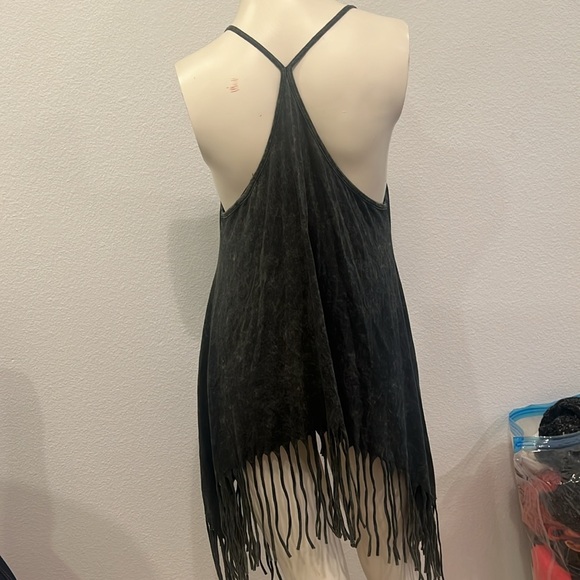 Women’s Top - Picture 7 of 7